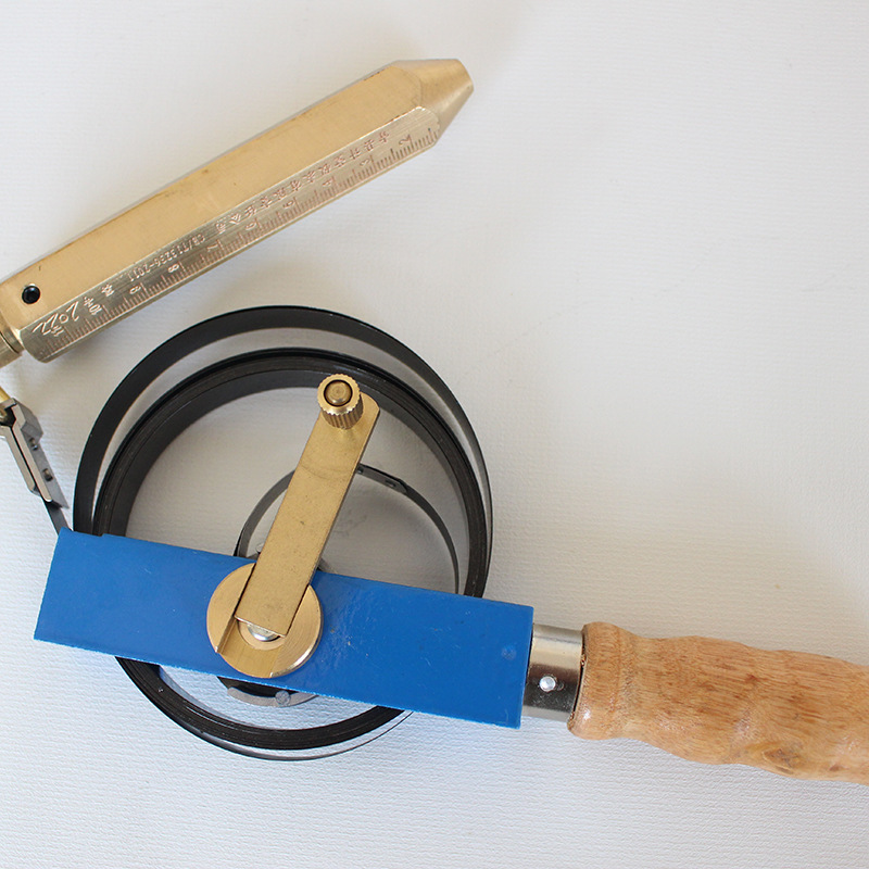 測(cè)深量油尺在油井深度測(cè)量中的應(yīng)用